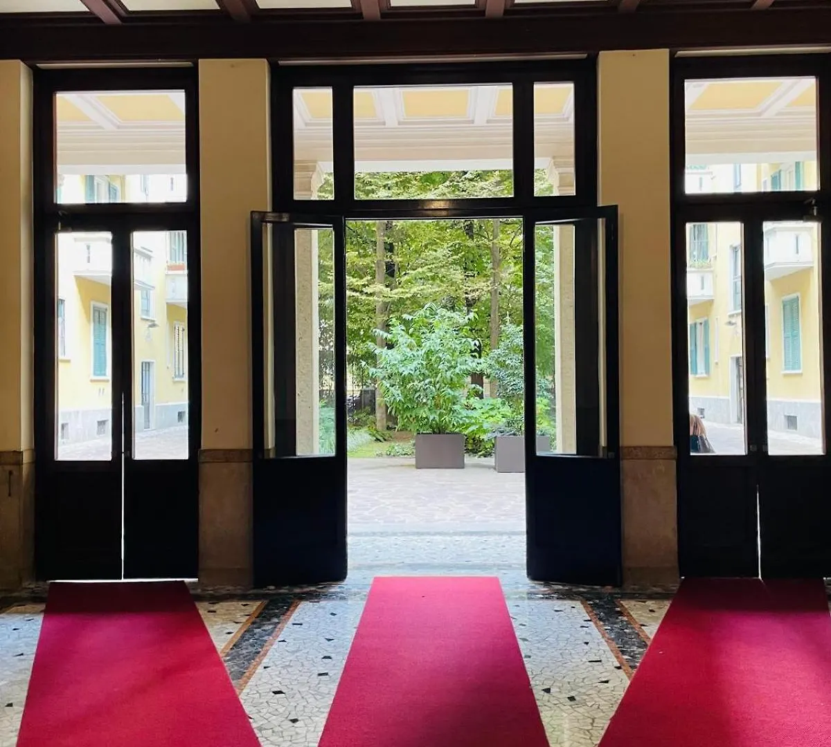 Regina By The Blue Twins Apartments Milano Italien